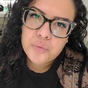 Meet your Posher, Jade